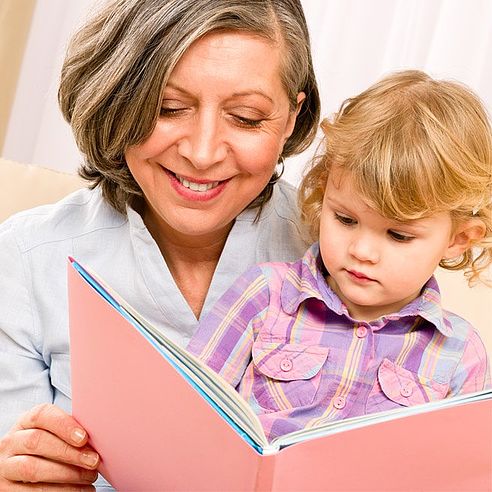 Grandma is reading to grandchild | Protefix